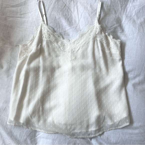 🎄Abercrombie Ivory Lace Cami - Picture 7 of 7